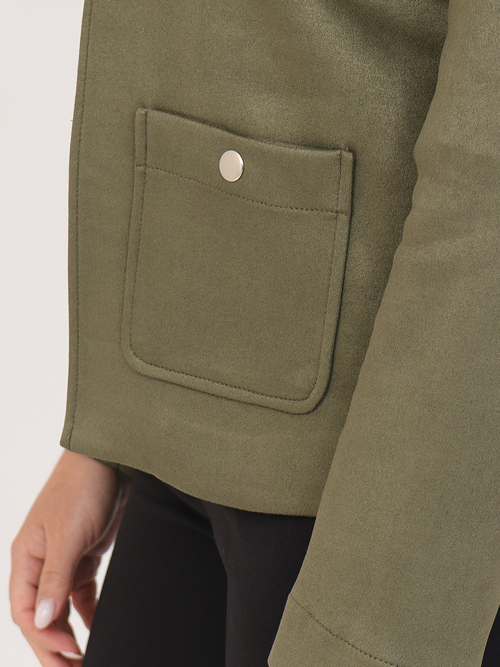 Chamarra Cuello Mao y Bolsillos con Broche