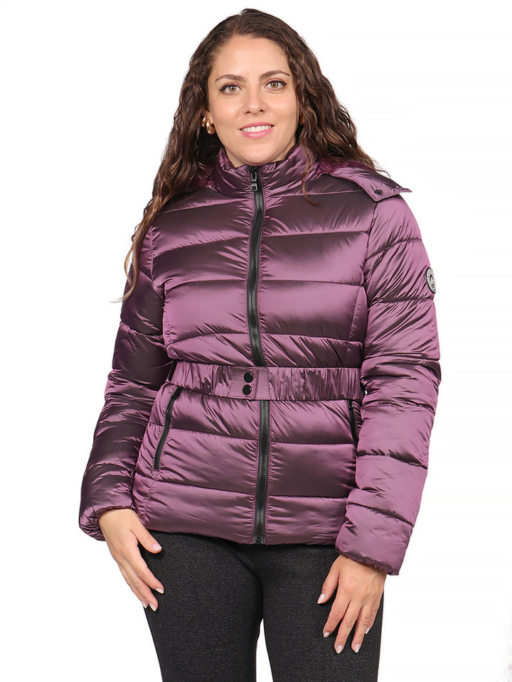 Chamarra PETITE Capitonada, con Gorra y Cinturon