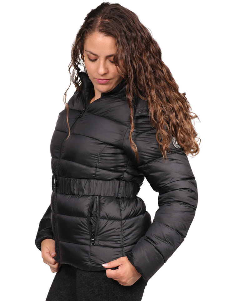 Chamarra PETITE Capitonada, con Gorra y Cinturon