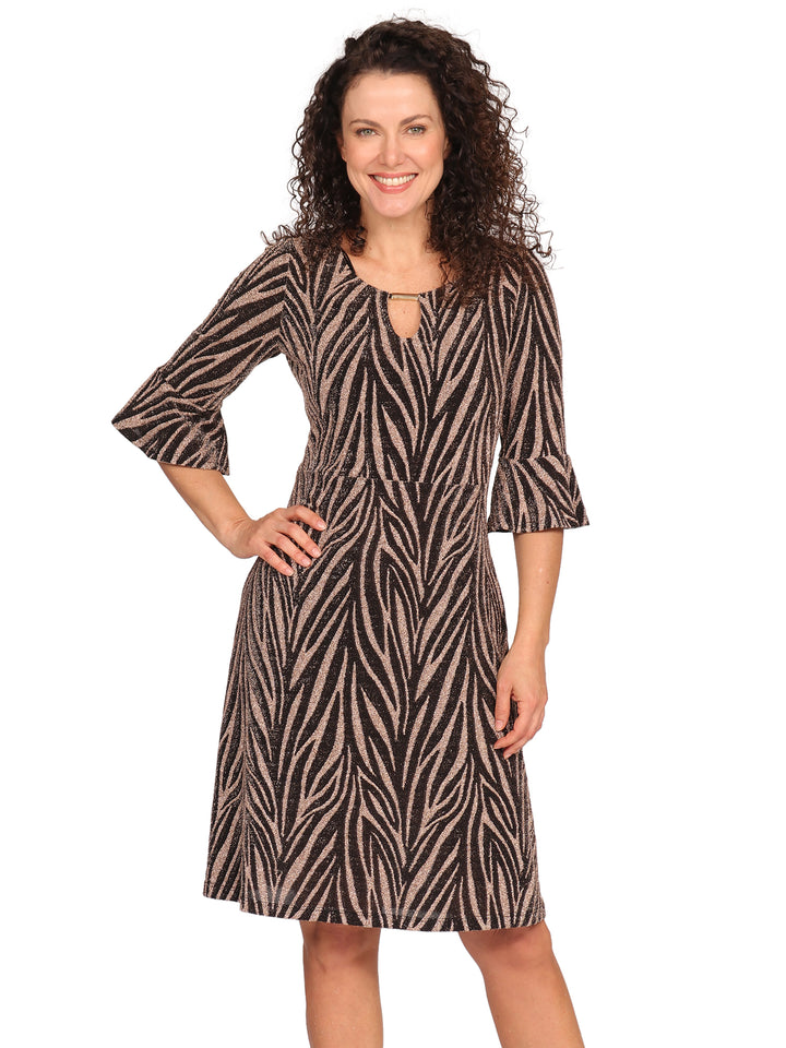 Vestido  Cuello Redondo con Aplicación,  Manga 3/4 Olán, Brillos
