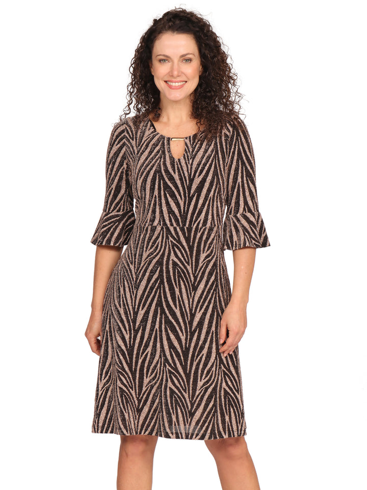 Vestido  Cuello Redondo con Aplicación,  Manga 3/4 Olán, Brillos