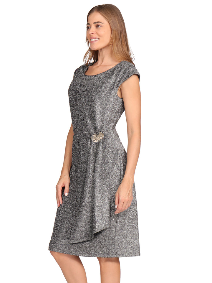 Vestido  Cuello Redondo,   Sin Manga, Recto, Estampado en Brillos, Aplicación en la Cintura
