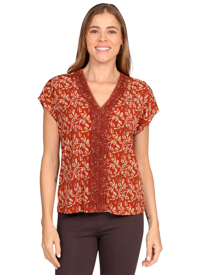 Blusa Cuello en V,  Manga  Corta, Estampado