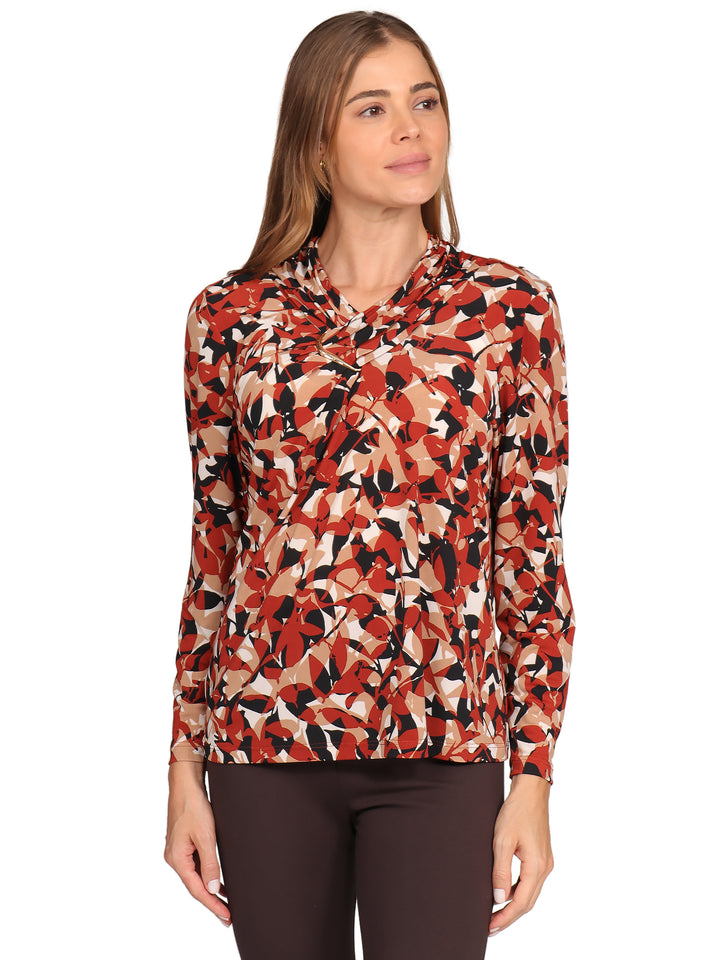 Blusa Cuello Asimétrico, con aplicación , Manga larga