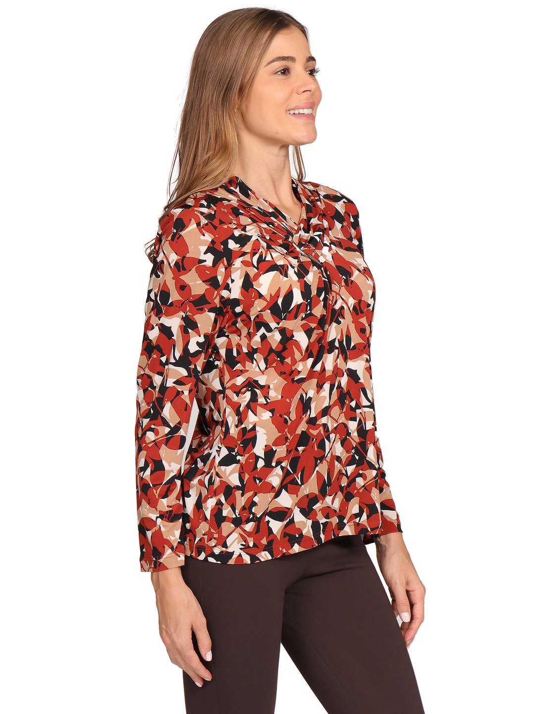 Blusa Cuello Asimétrico, con aplicación , Manga larga
