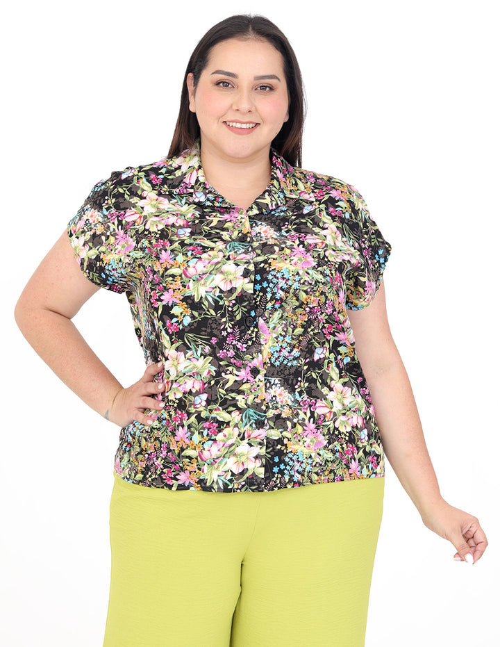 Blusa Curvy Carilo, Cuello Camisero,  Manga Corta, Estampada