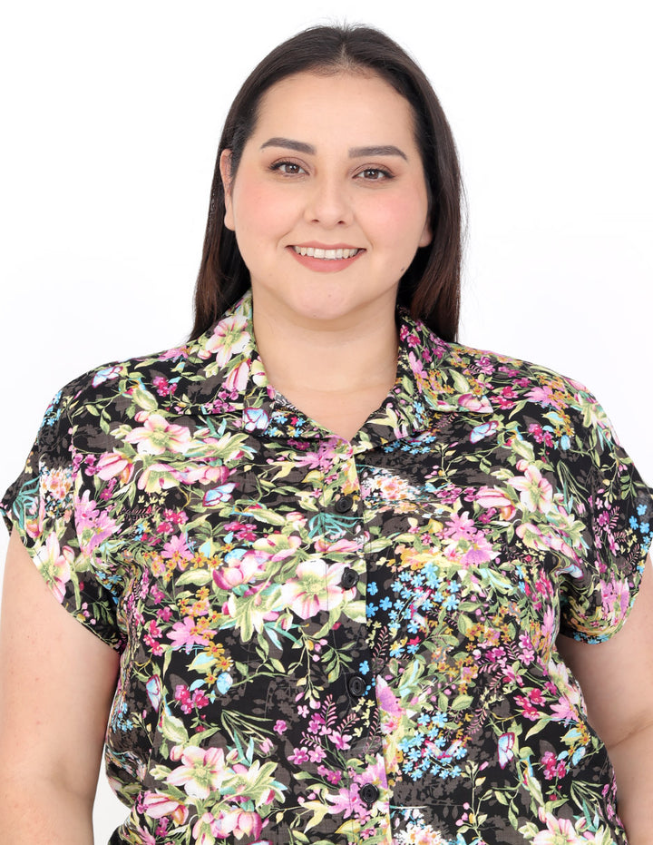 Blusa Curvy Carilo, Cuello Camisero,  Manga Corta, Estampada