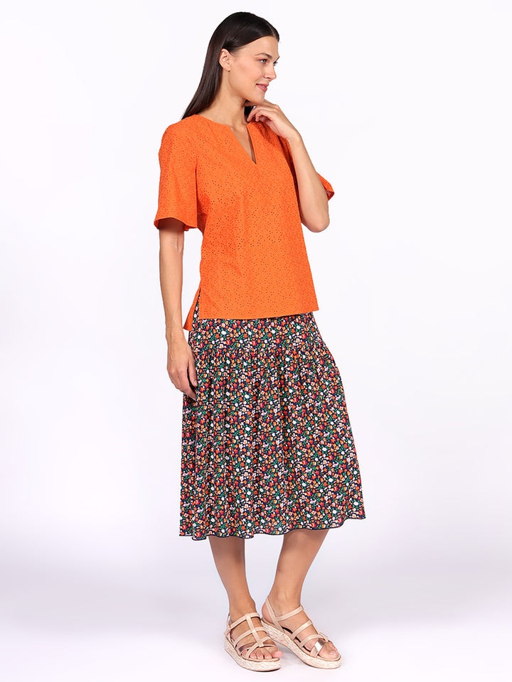 Blusa Cuello V, Manga Corta, Bordada
