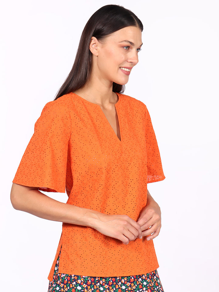 Blusa Cuello V, Manga Corta, Bordada