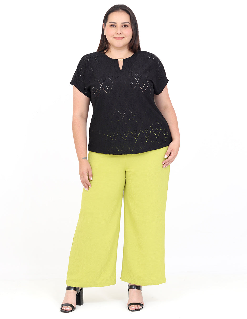 Blusa Curvy Carilo, Cuello Redondo con Aplicación,  Manga Corta