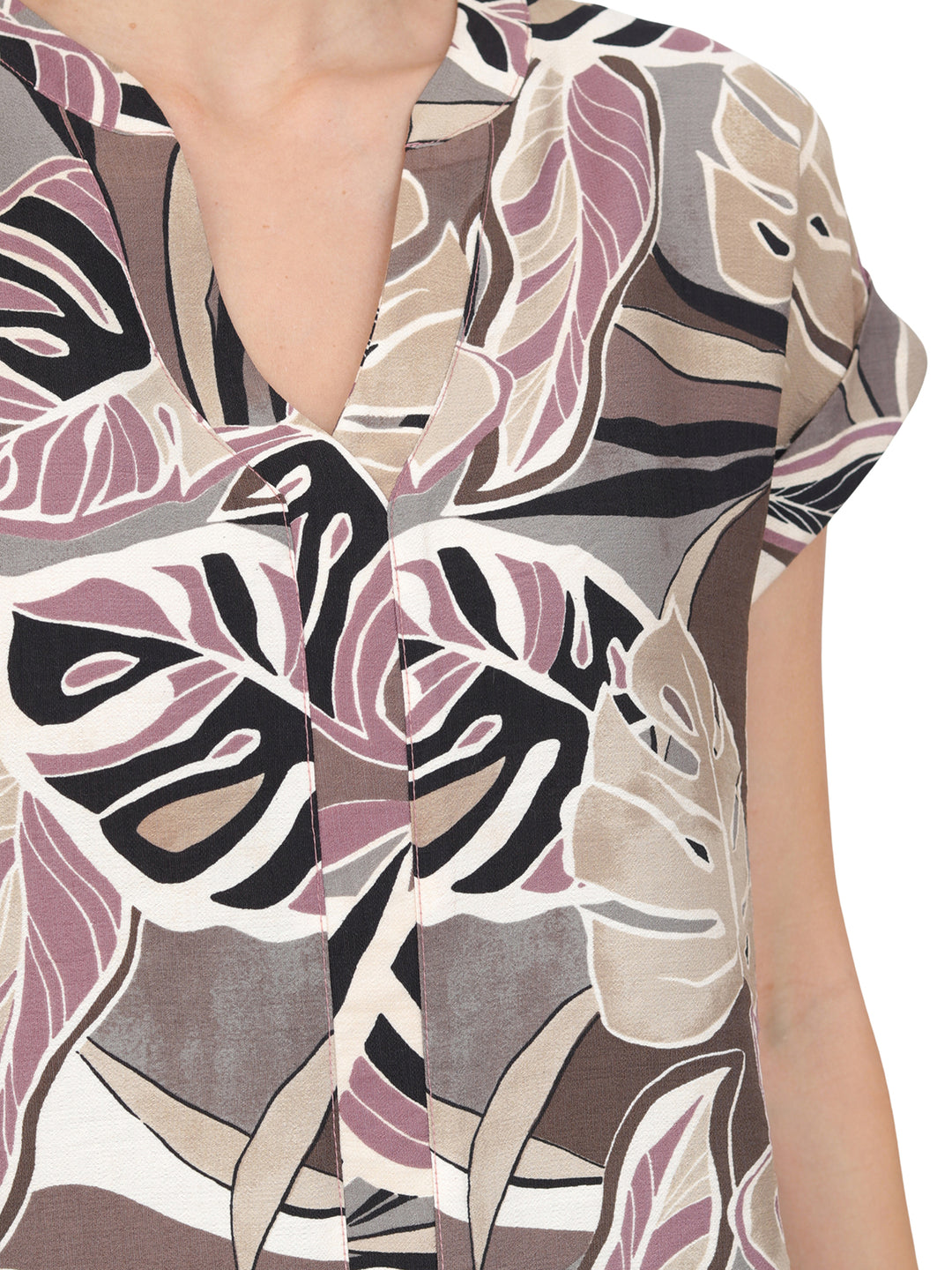 Blusa Cuello V, Manga Corta, Estampada