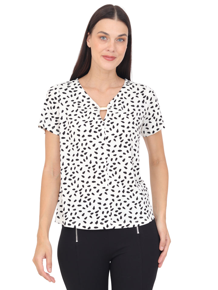 Blusa Cuello V con Aplicación, Manga Corta, Estampada
