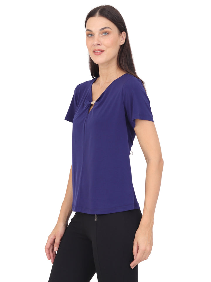 Blusa Cuello V con Aplicación, Manga Corta