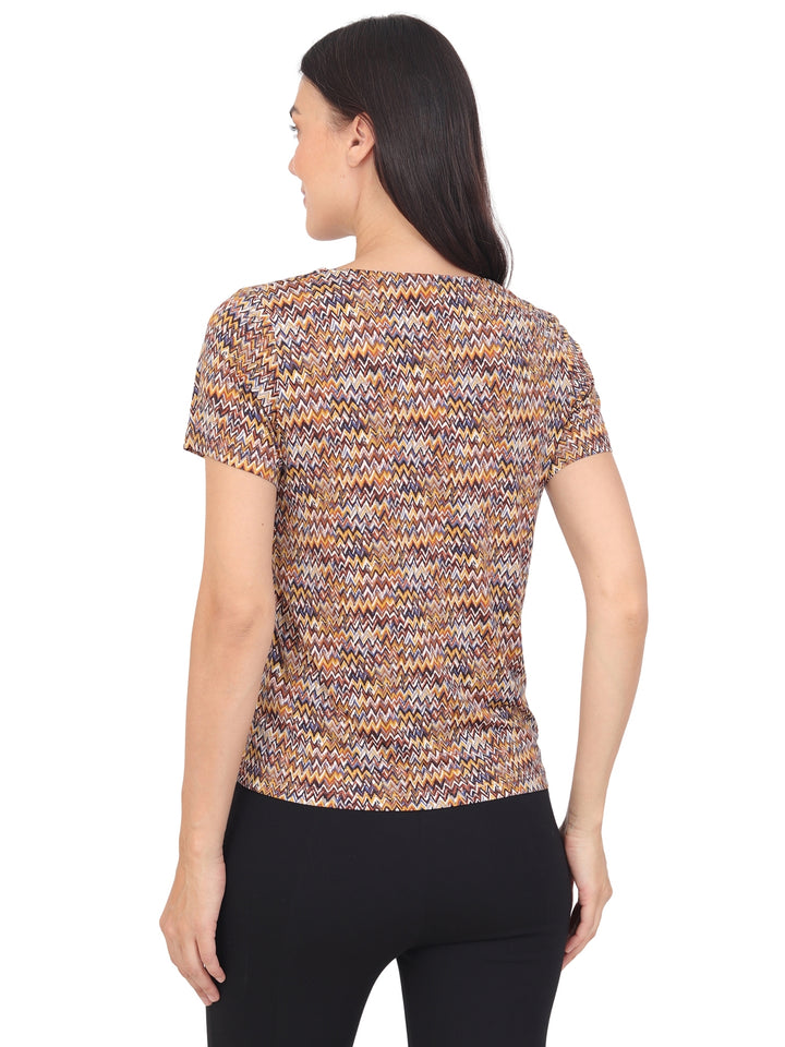 Blusa Cuello V con Aplicación, Manga Corta, Estampada