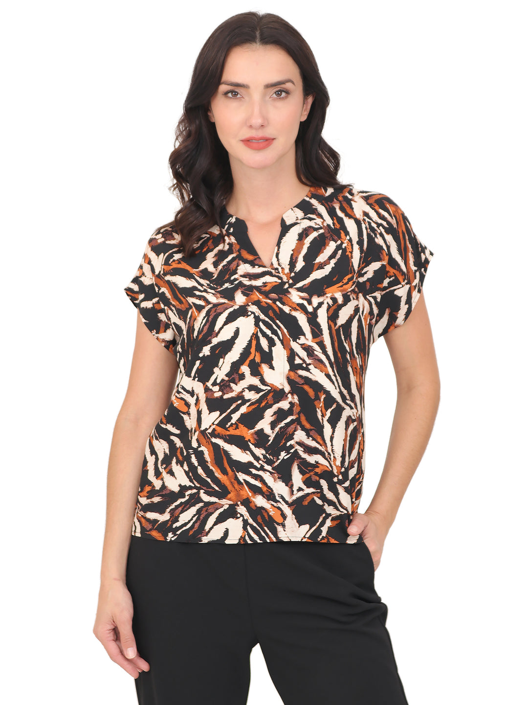Blusa cuello V, Manga Corta. Estampada