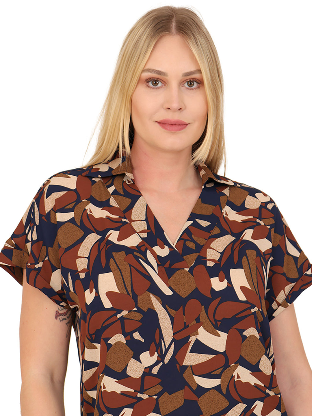 Blusa Cuello V, Manga Corta, Estampada